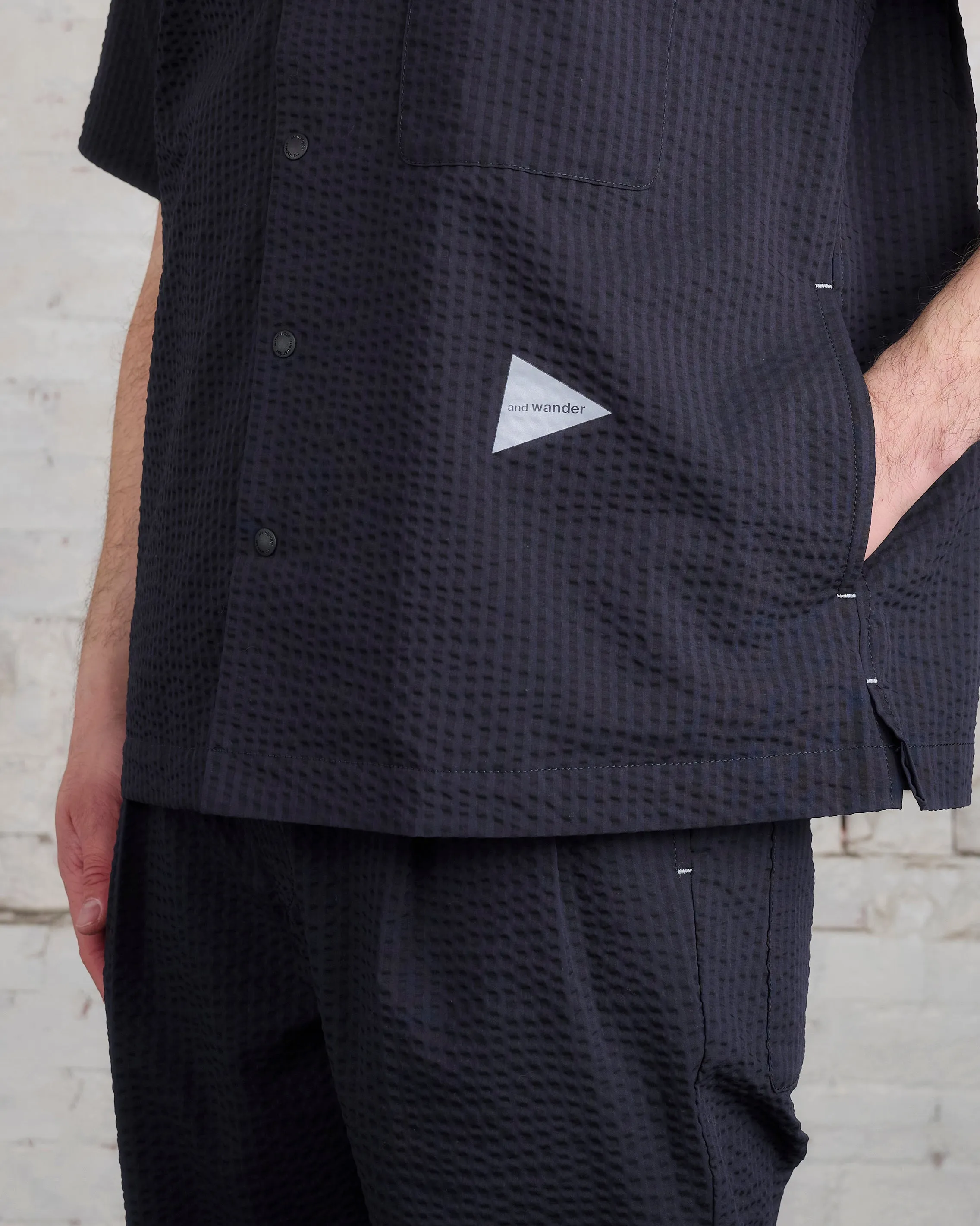 and wander Dry Soft Seersucker Button Shirt Navy