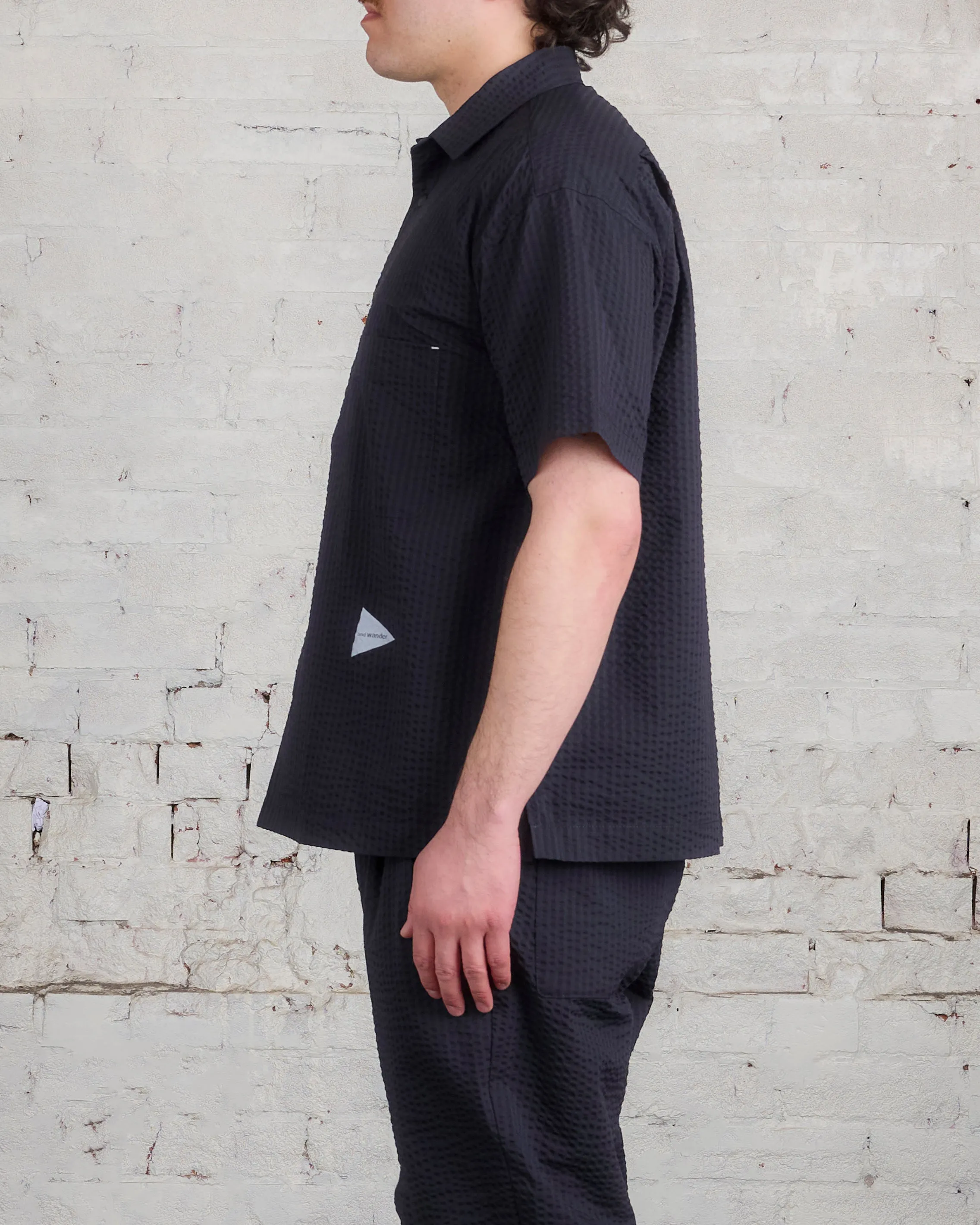 and wander Dry Soft Seersucker Button Shirt Navy
