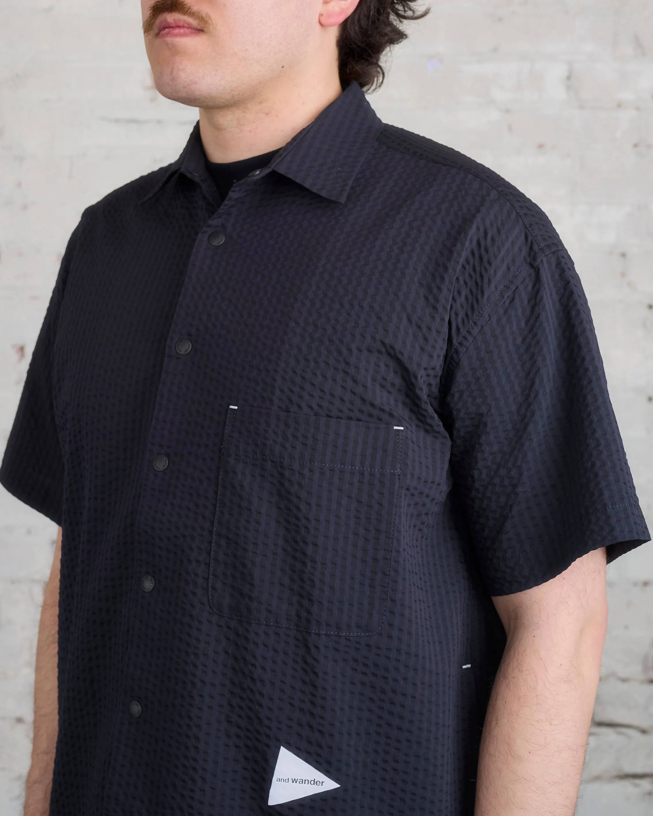 and wander Dry Soft Seersucker Button Shirt Navy