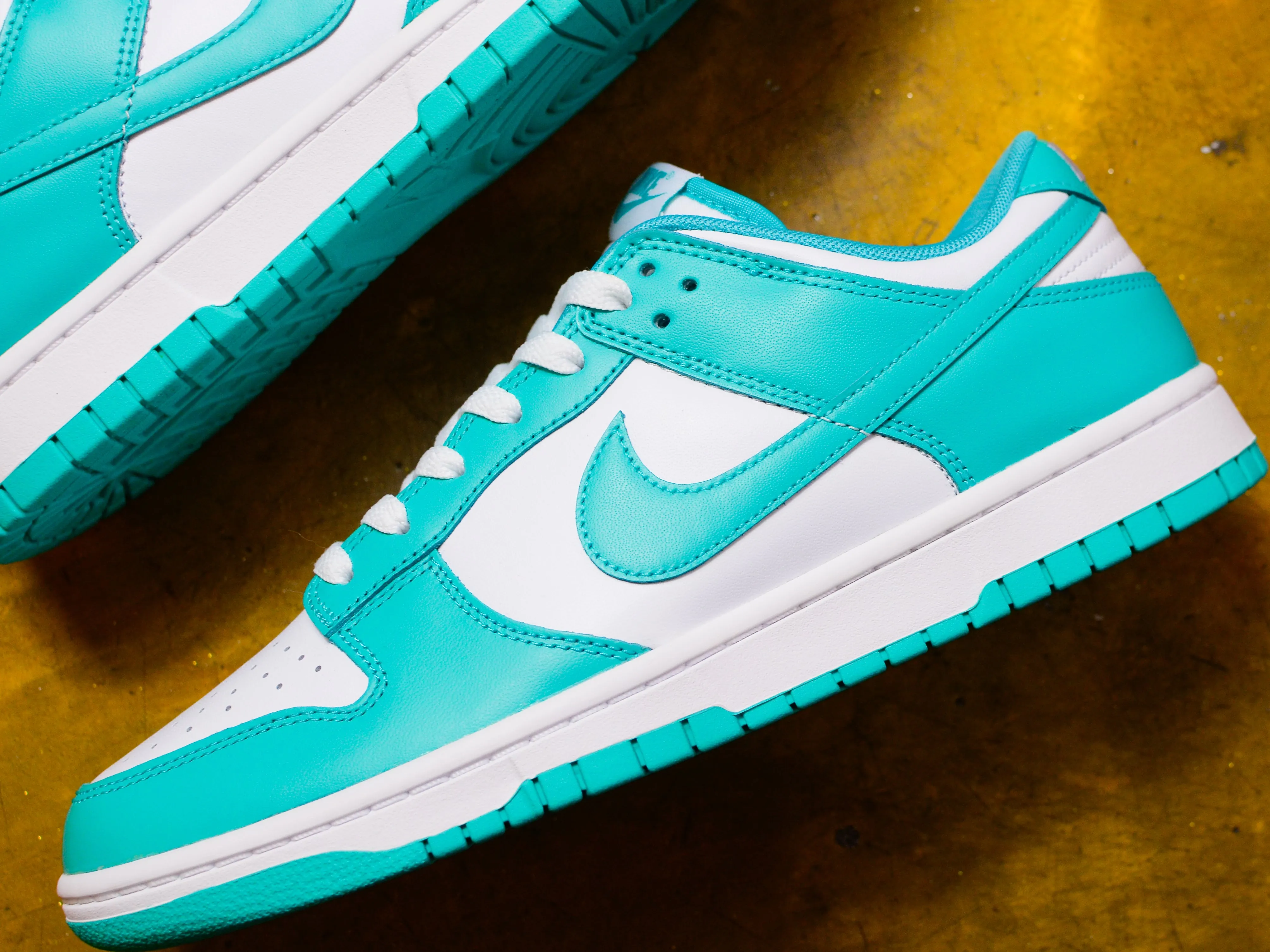 Dunk Low Retro Be True To Your School - White / Clear Jade