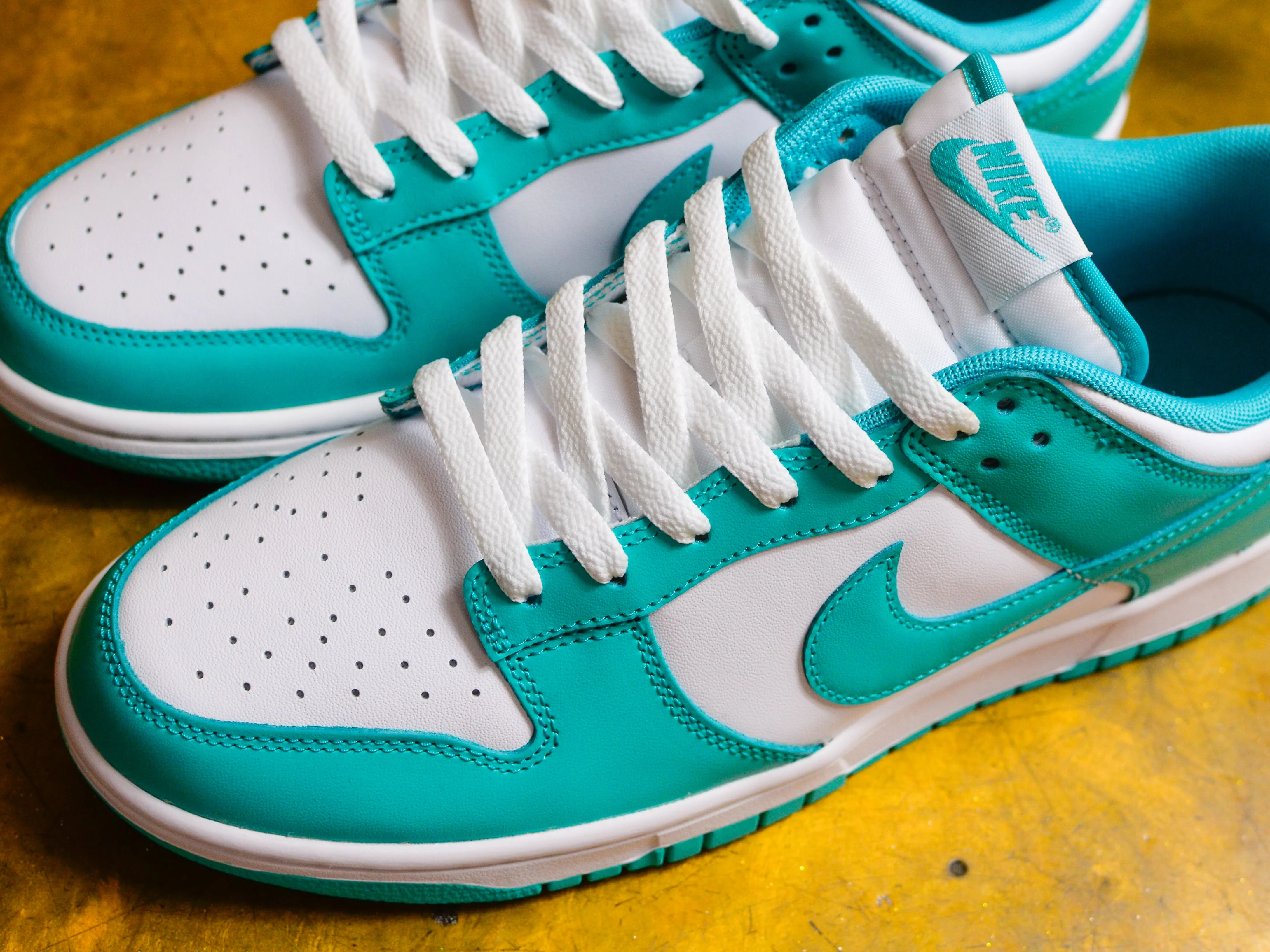 Dunk Low Retro Be True To Your School - White / Clear Jade