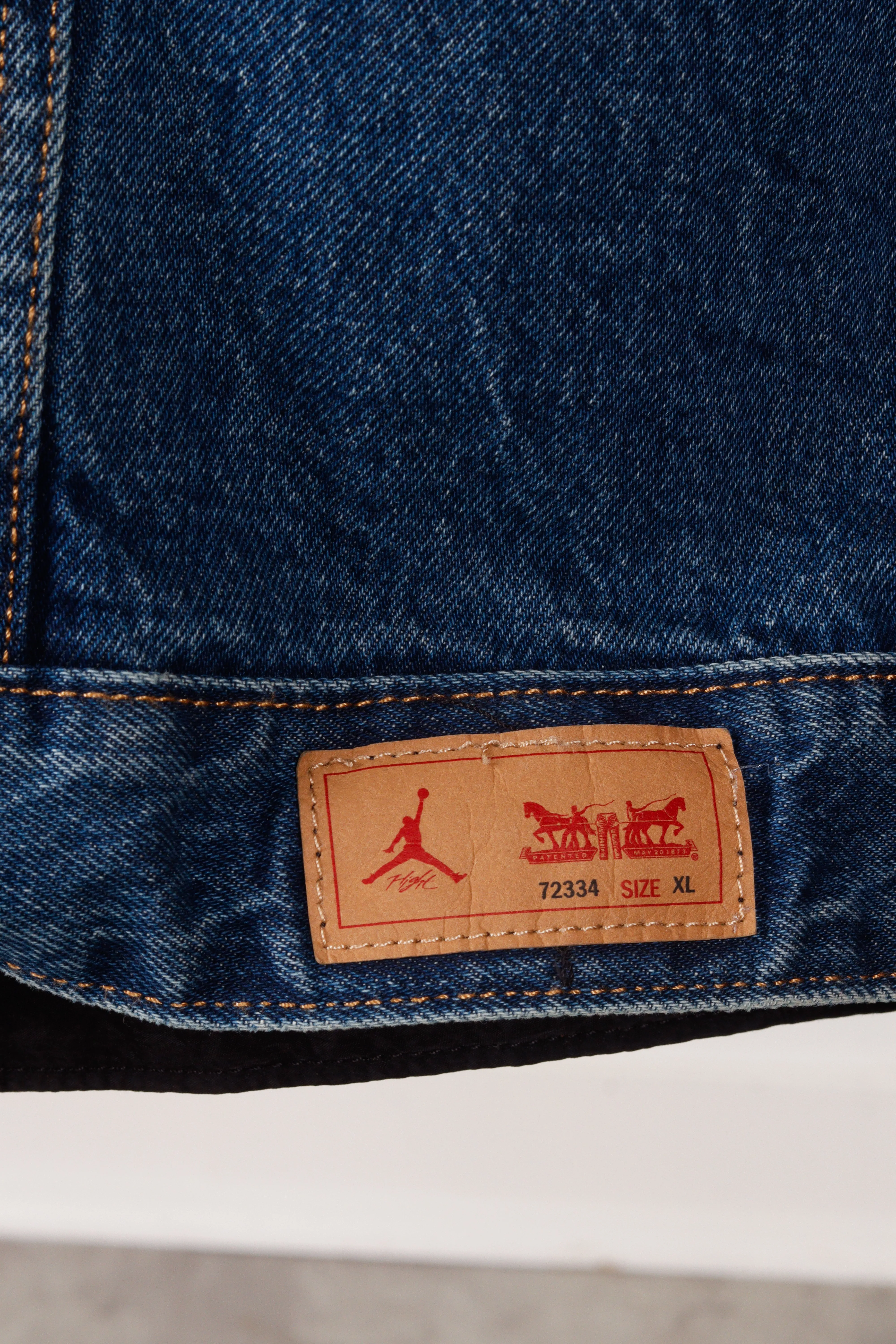 Nike Air Jordan x Levi's FW17 'Reversible Trucker' Denim Jacket Indigo (2017)