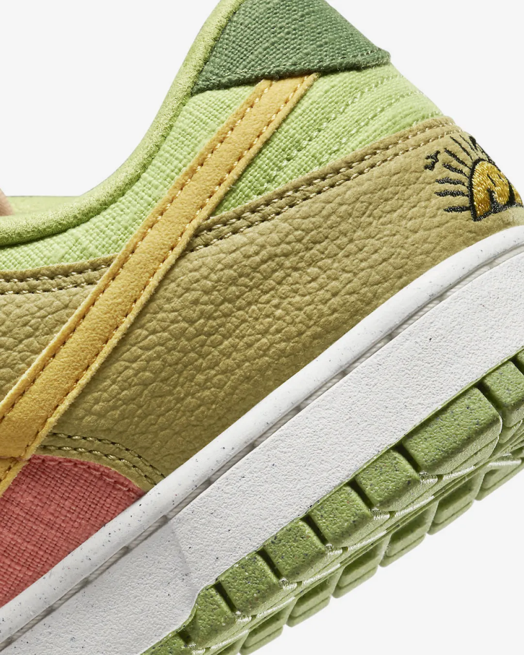 Nike SB Dunk Low'What The Sun Club' Sneakers
