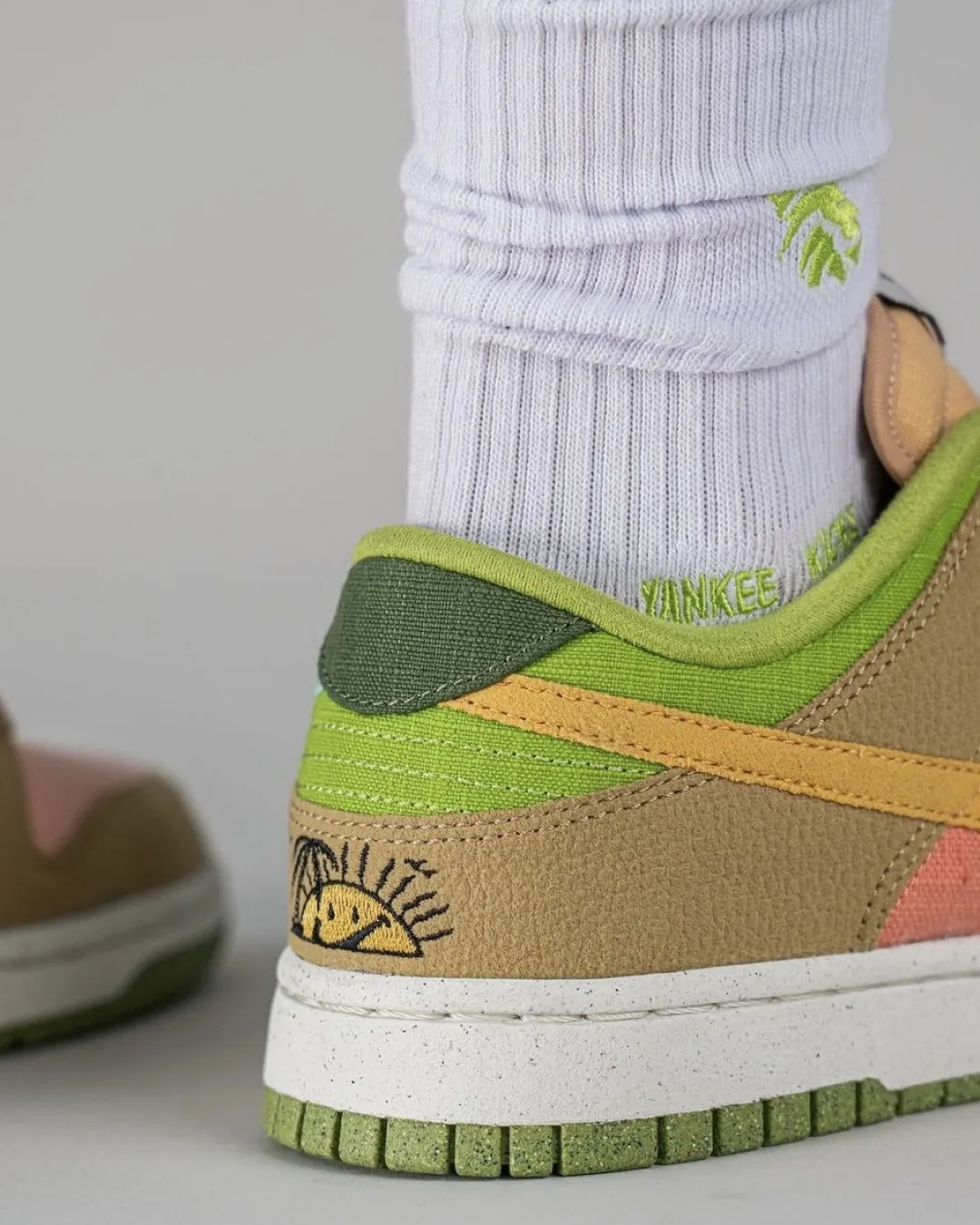 Nike SB Dunk Low'What The Sun Club' Sneakers